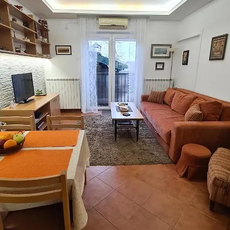 Akacija Gardens Daire Belgrad